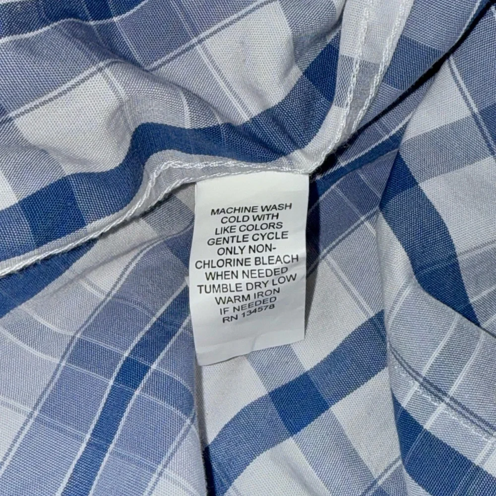 Vineyard Vines Blue and White Button Down Shirt - Picture 4 of 5